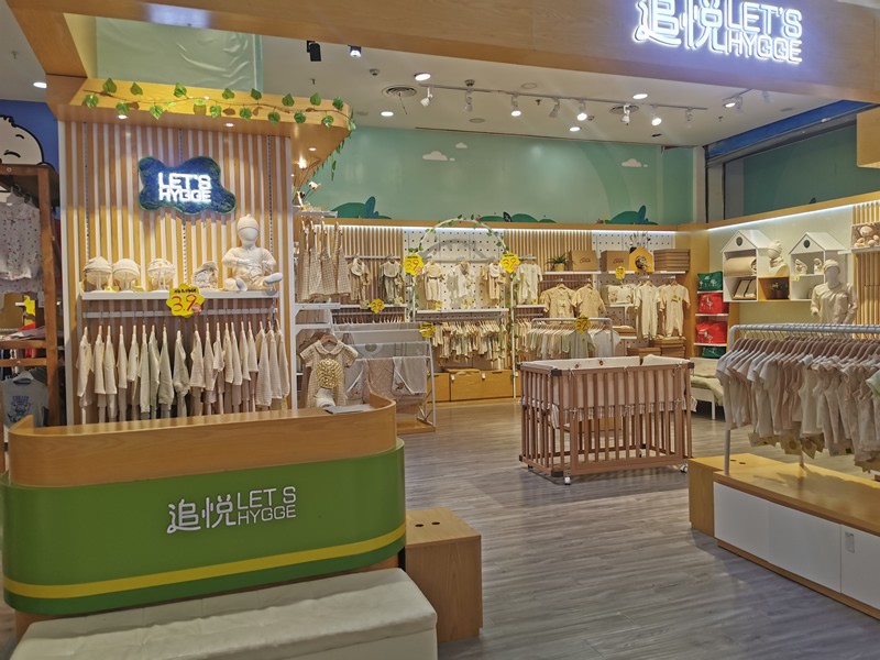 店鋪展柜設(shè)計(jì)：打造視覺(jué)焦點(diǎn)與商品魅力的完美結(jié)合